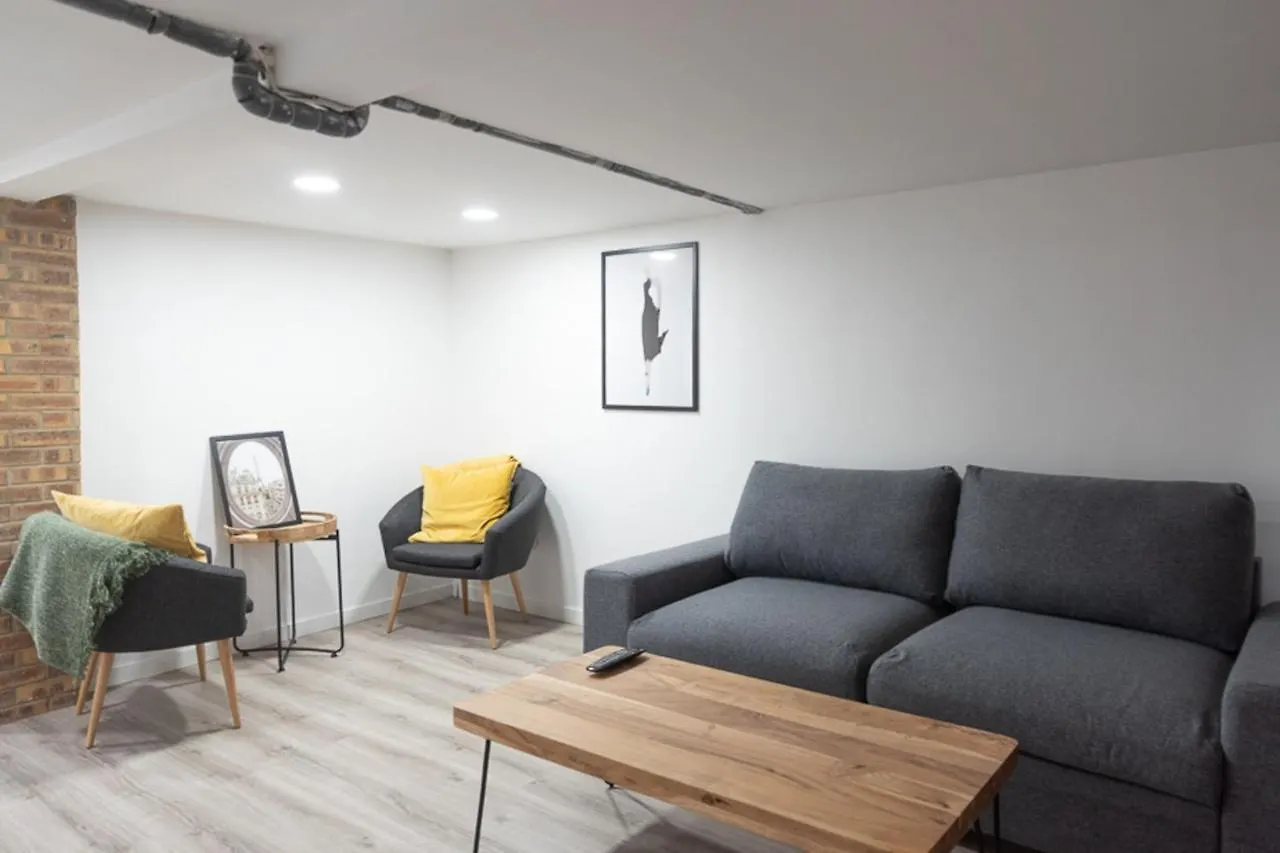 Spacious And Comfortable Apartment In Paris 17Th 0*,
